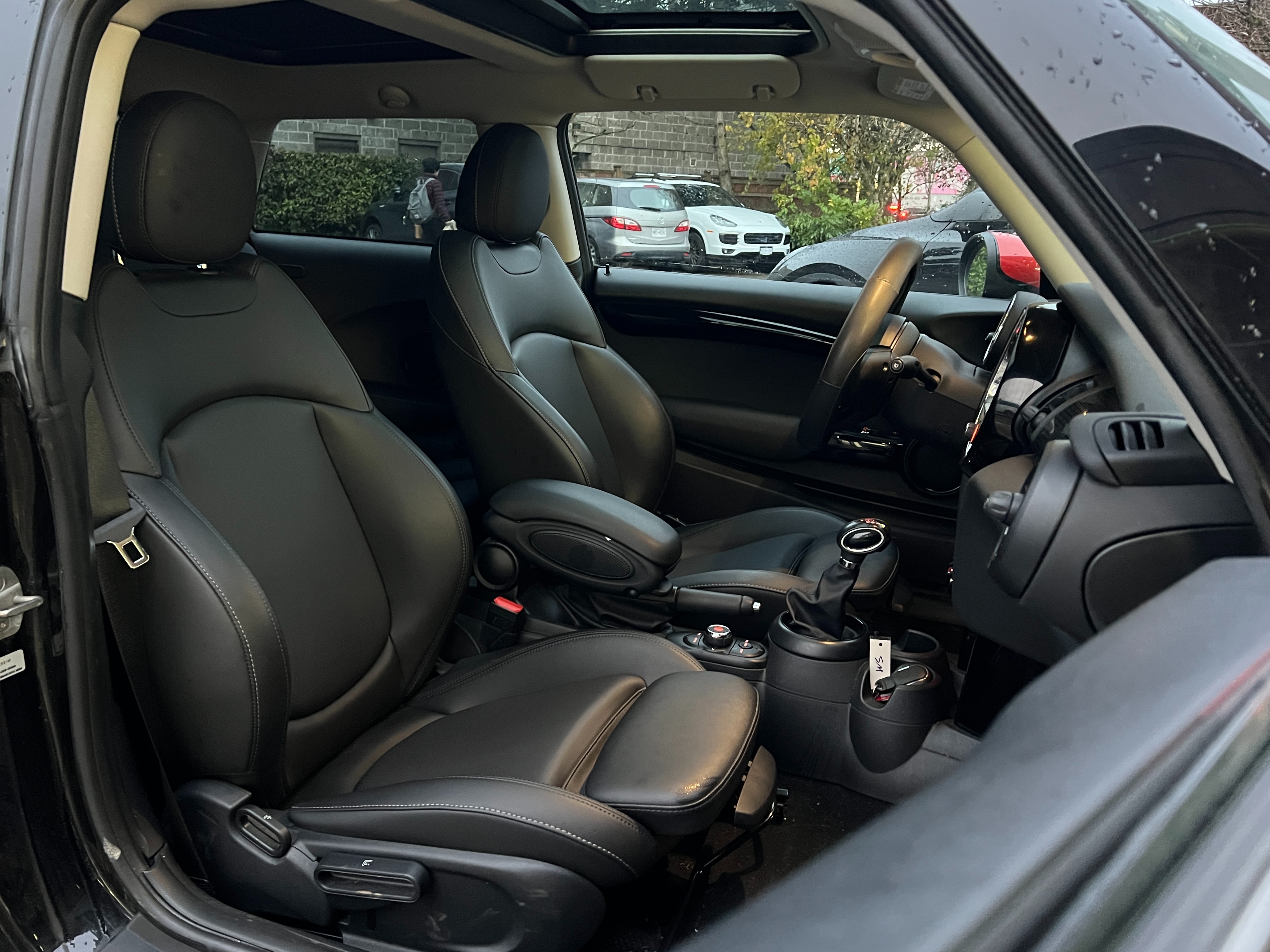 2019 Mini Cooper s - Image 14